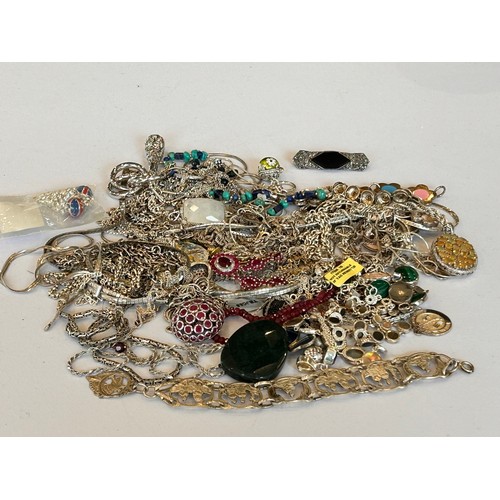 55 - A Collection of Silver Jewellery inc Necklaces, Brooches, Pendants & Others, 692g gross