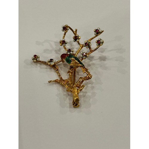 163 - 18ct Gold Brooch in the form of an inflower tree with parrot 8.0g