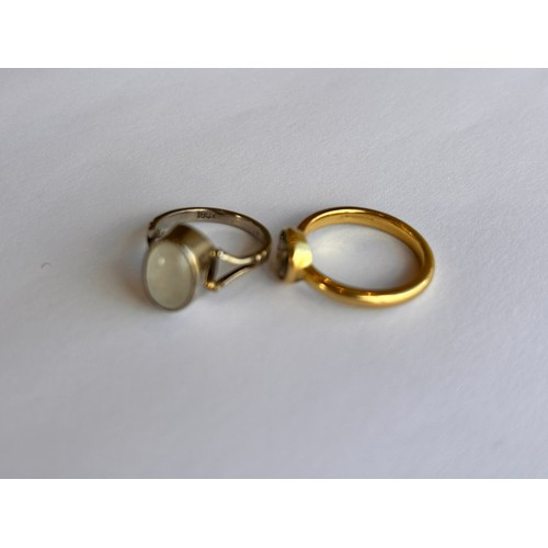 233 - Two 18ct Gold Rings (2) 9.8g gross approx size L&P