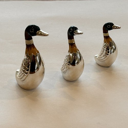 A Graduated Trio of Saturno Silver & Enamel Ducks (3) 55.1g gross