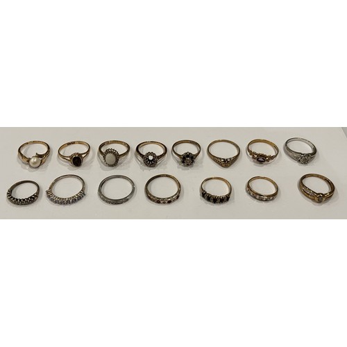 18 - Fifteen 9ct Gold Stone Set Rings (15) 25.6g gross