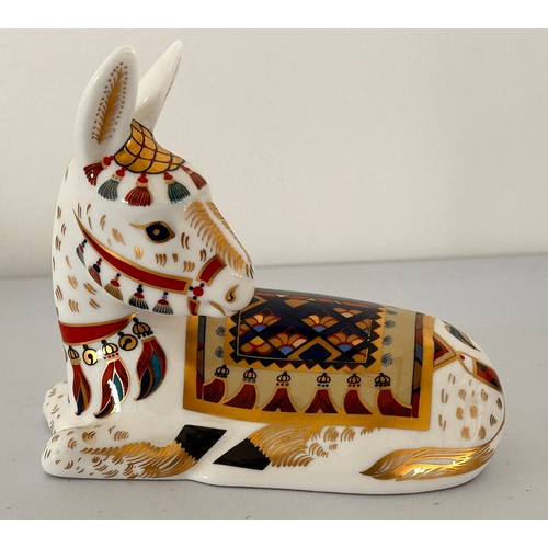 339 - Royal Crown Derby Imari Donkey Peperweight 13cmx11cm