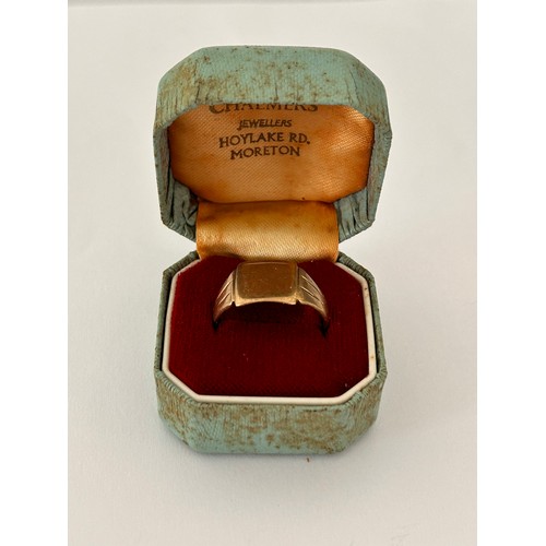 115 - Boxed 9ct Gold Signet Ring approx size R 3.2g