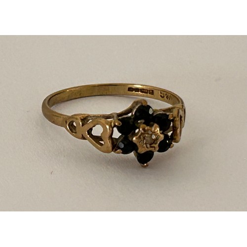 131 - 9ct Gold Flower Cluster Ring with Heart design shoulders approx size N 1.5g