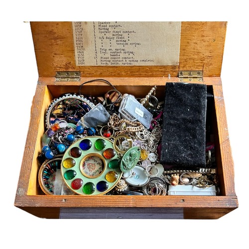 186 - A Collection of Costume / Dress Jewellery in a wooden box