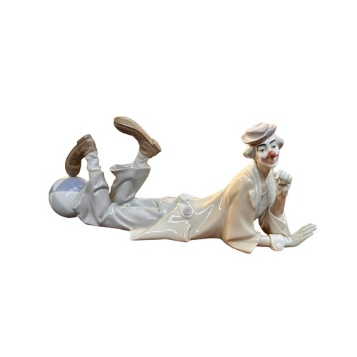 333 - Lladro Figurine - Clown lying down (04618)