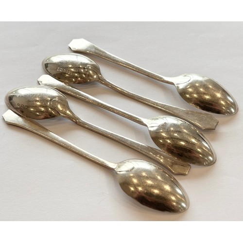 89 - A Set of Five Hall marked Silver Tea Spoons, 80.4g (5)