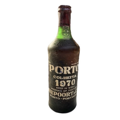 214 - A bottle of Port Colheita Niepoort 1970, 750ml, 20% vol