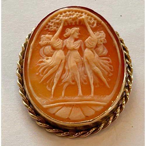 38 - 9ct Gold Cameo Brooch with safety chain 9.4g