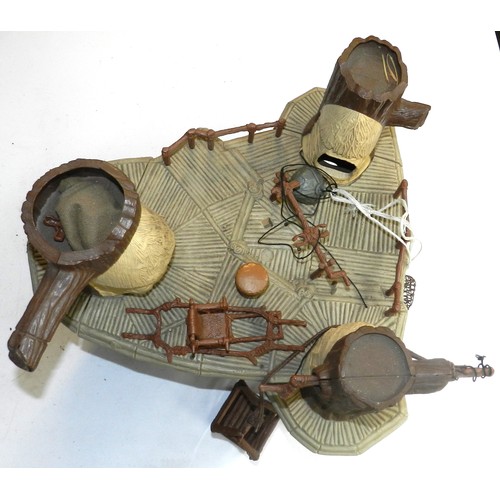 231 - Star Wars - Return of the Jedi. Ewok village. Some   pieces missing. Defective box.