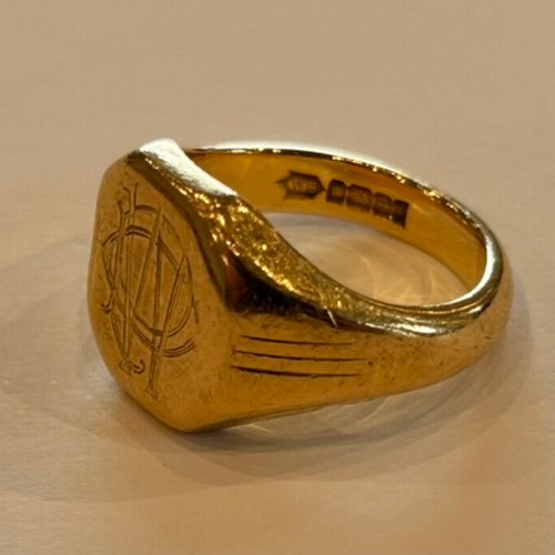 45 - 18ct Gold Signet Ring 14.6g