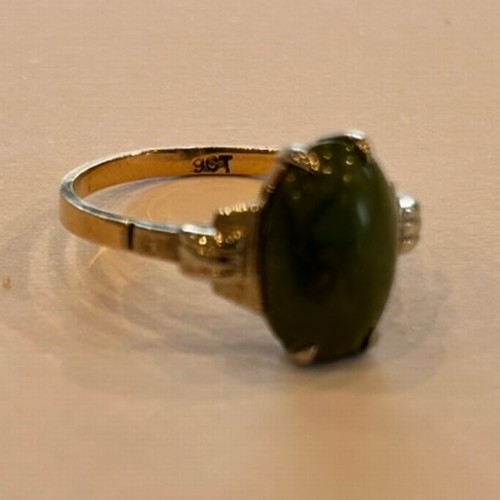 142 - 9ct Gold Stone Set Ring 1.6g