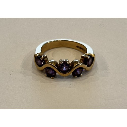 74 - 9ct Gold & Amethyst Ring 4.7g approx size L