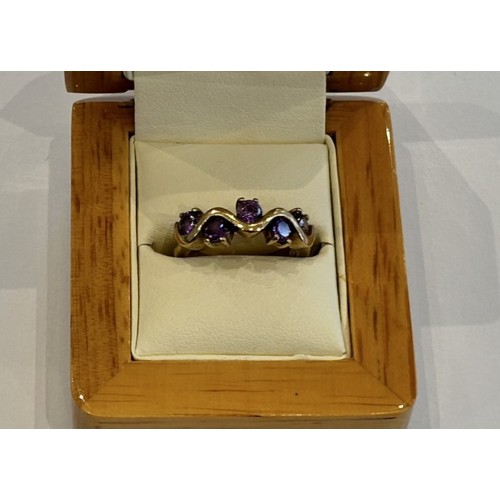 74 - 9ct Gold & Amethyst Ring 4.7g approx size L