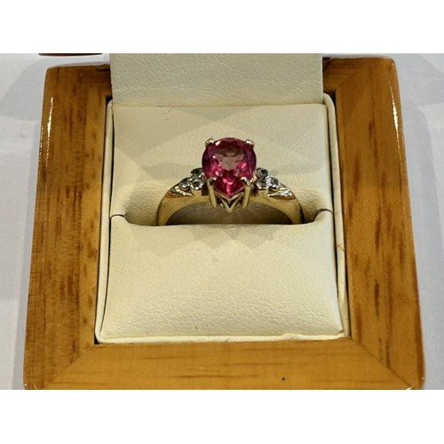 70 - 9ct Gold Pink Topaz Ring 2.8g approx size N