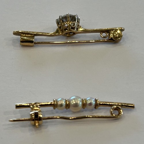 85 - Two 9ct Gold Bar Brooches (2) 2.8g