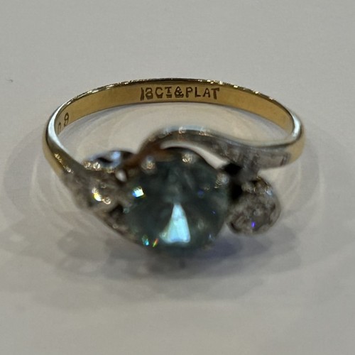 139 - 18ct Gold & Platinum Set Aquamarine & Diamond Ring 3.3g,