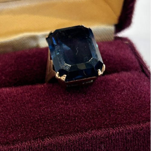 90 - 9ct Gold Ring 7.3g approx size K