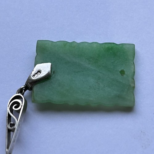 94 - 9ct White Gold Set Jade Style Pendant 3.1g