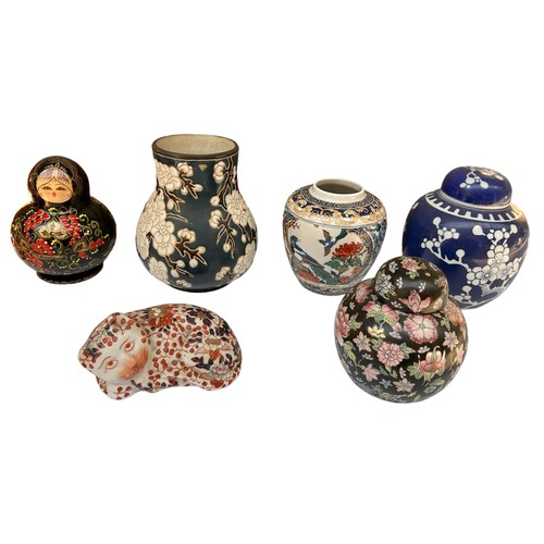 215 - A Collection of Oriental Style Ceramics