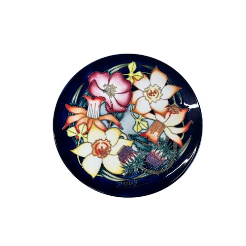 125 - MOORCROFT Golden Jubilee 2002 plate, limited edition No 32/750, impressed and painted marks and date... 