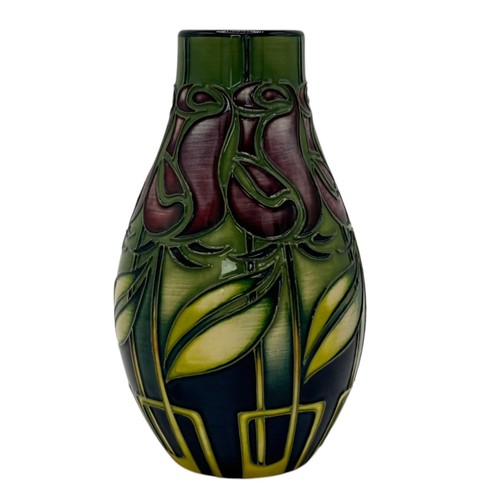 126 - MOORCROFT Pattern Vase signed VF 2009 M.C.C Boxed