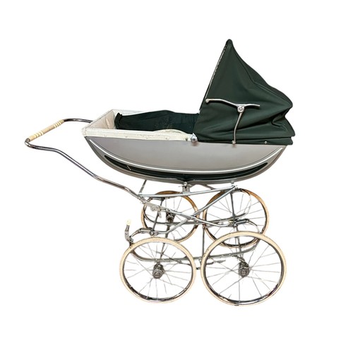 122 - A mid-20th Century Marmet coach-built pram in Green