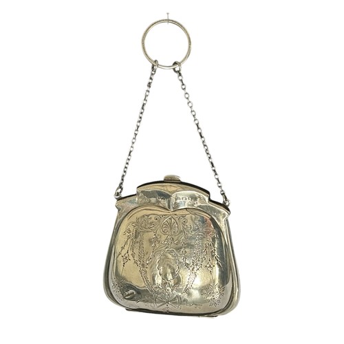 73 - Silver Evening Purse by Edwin Joseph Houlston
Birmingham, 1918 
10.5cm x 10cm, 106.5g