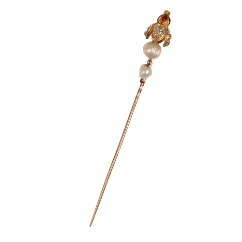 195 - A FRENCH NATURAL PEARL, DIAMOND AND RED GOLD ENAMEL TREMBLANT LILY OF THE VALLEY STICK PIN Set with ... 