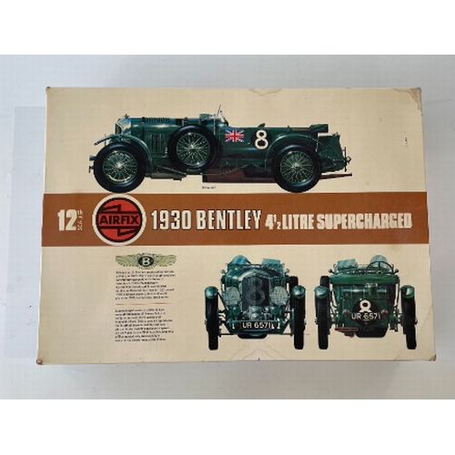 208 - AN AIRFIX 1930 4.5 LITRE SUPERCHARGED BENTLEY MODEL KIT 1:12 scale, and two further Airfix 1930 4.5 ... 