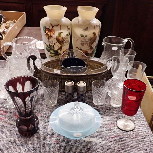 52 - A COLLECTION OF DECORATIVE AND DOMESTIC GLASSWARE