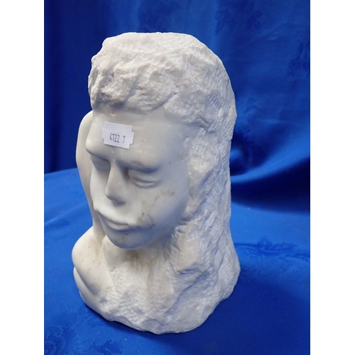 100 - A CARVED WHITE MARBLE SCULPTURE 23cm high