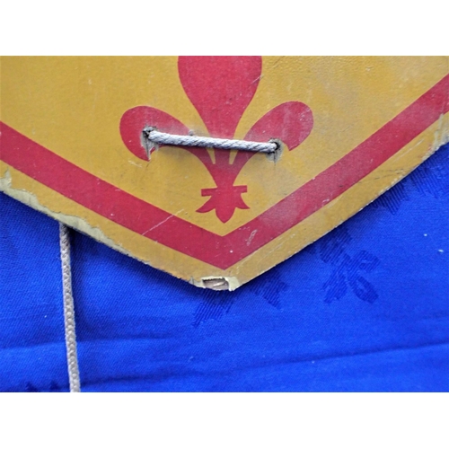 20 - A PAINTED DECORATIVE WOODEN SHIELD with the Scottish lion rampant, 51 x 60cm