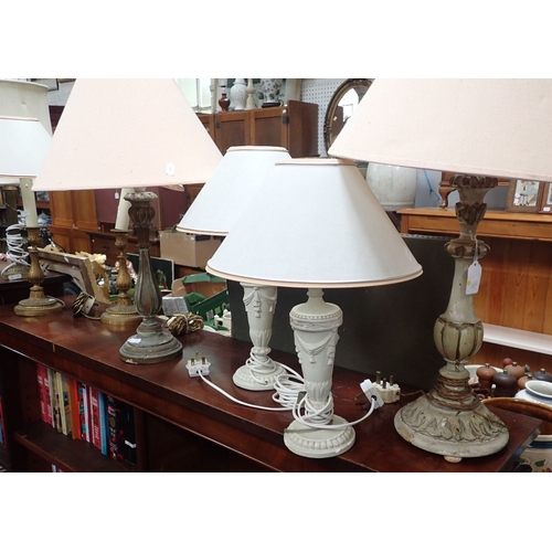 186 - A LARGE COLLECTION OF TABLE LAMPS