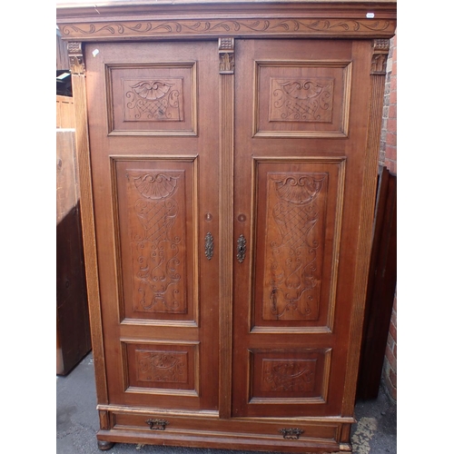 686 - A 19TH CENTURY CONTINENTAL WALNUT WARDROBE 125cm wide