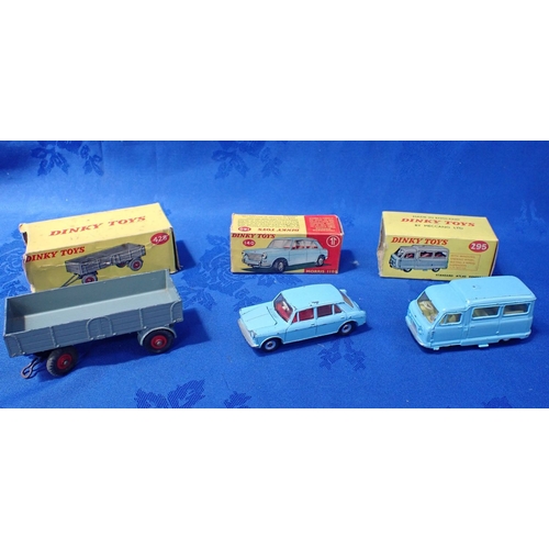 177 - A DINKY TOYS NO.140 MORRIS 1100 (damage to the box) together with a Dinky Toys No.428 Trailer (large... 