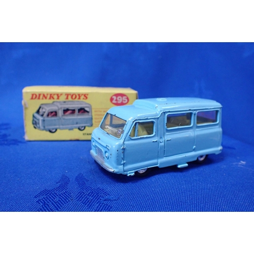 177 - A DINKY TOYS NO.140 MORRIS 1100 (damage to the box) together with a Dinky Toys No.428 Trailer (large... 