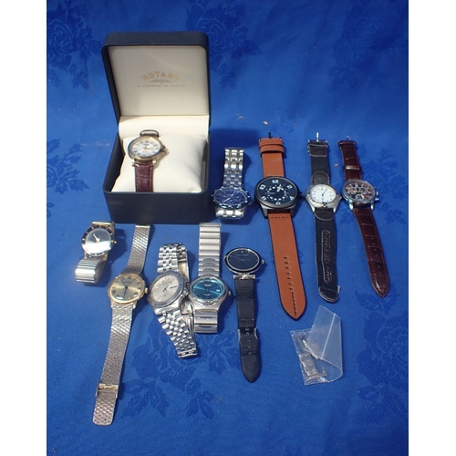 478 - A ROTARY WINDSOR BROWN STRAP WATCH with a collection of men's watches