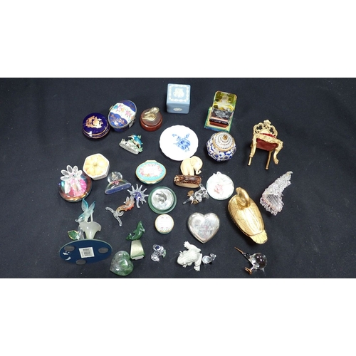 514 - A SMALL ROYAL COPENHAGEN DISH Halcyon Days boxes, and other trinkets