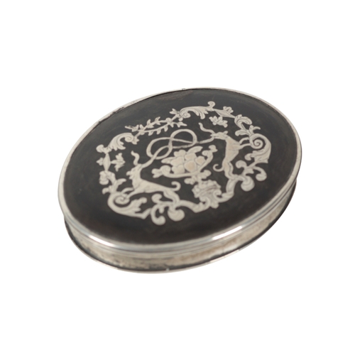 289 - A TORTOISESHELL AND WHITE METAL SNUFF BOX the hinged lid inlaid with white-metal decoration, 7cm wid... 