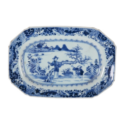 190 - AN 18TH CENTURY CHINESE EXPORT PART SERVICE decorated in blue and white with figural scenes to the f... 