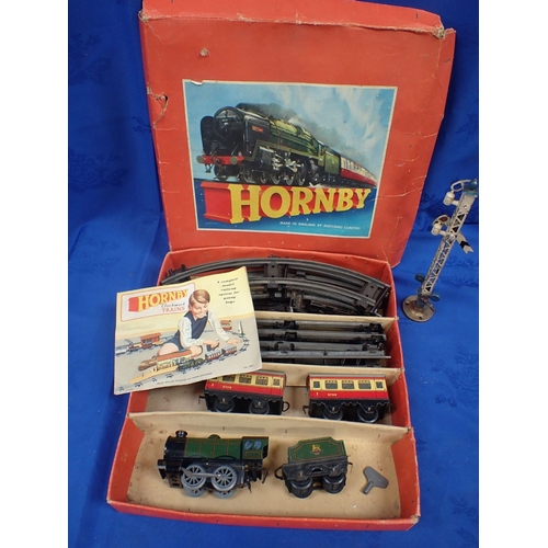 136 - A HORNBY CLOCKWORK PASSENGER TRAIN SET No.21 boxed, with leaflet (some damage to box)