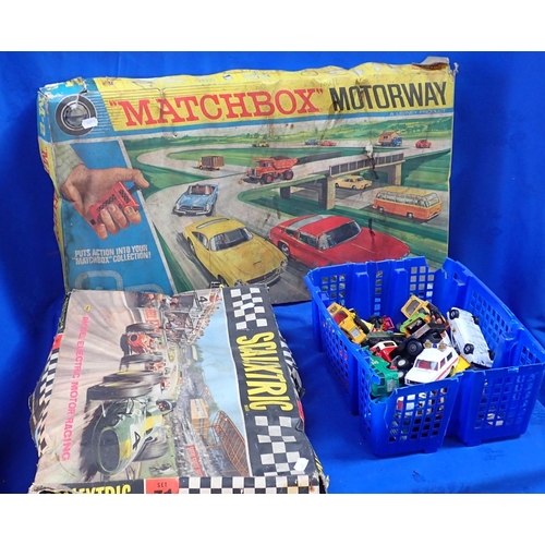 139 - A SCALEXTRIX SET 31 (box in poor condition) together with a Matchbox Motorway set (box in poor condi... 