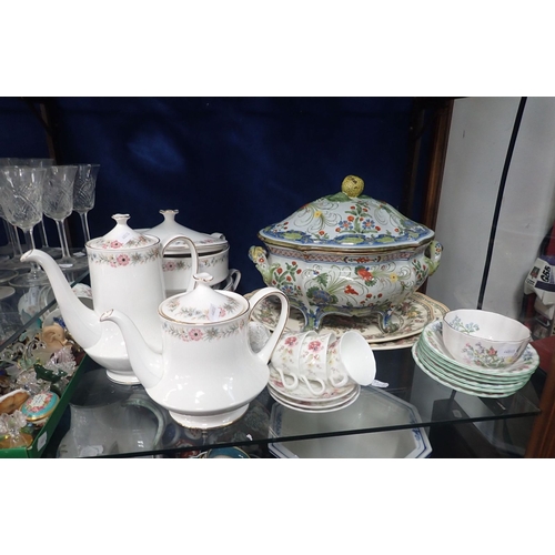 42 - A DECORATIVE FAIENCE TUREEN (cracked), and a collection of ceramics and trinkets