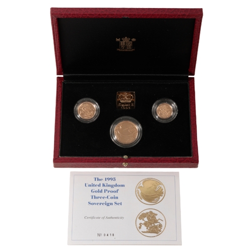 44 - A 1995 ROYAL MINT GOLD PROOF THREE COIN SOVEREIGN SET with Certificate of Authenticity no. 0418, hal... 