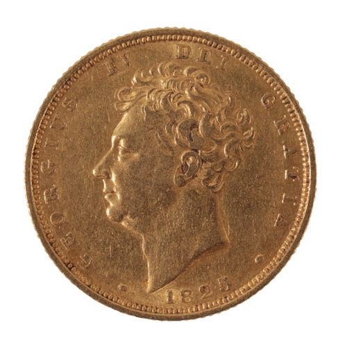 7 - AN 1825 GEORGE IV GOLD SOVEREIGN the reverse with a crown and shield, (c.7.97grams)