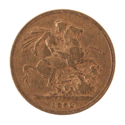 9 - AN 1880 QUEEN VICTORIA GOLD SOVEREIGN with the reverse of St. George and the Dragon (c.7.89grams)