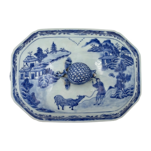 92 - A CHINESE EXPORT BLUE AND WHITE TUREEN AND COVER Qianlong, decorated with a farmer and his cattle, t... 