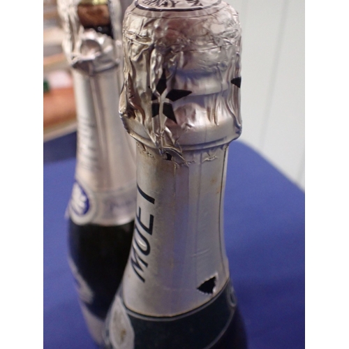 234 - MOET & CHANDON SILVER JUBILEE CELEBRATION CHAMPAGNE 1977, with a bottle of Veuve Cliquot Ponsardin c... 