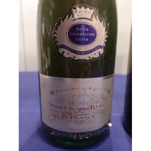 234 - MOET & CHANDON SILVER JUBILEE CELEBRATION CHAMPAGNE 1977, with a bottle of Veuve Cliquot Ponsardin c... 